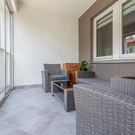 Lejlighed Rentplanet - Ulrychow Warszawa